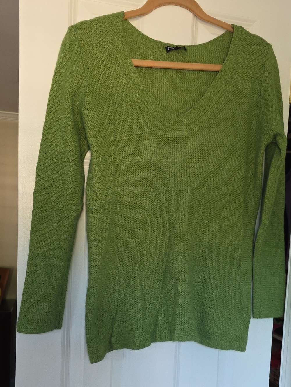 Eileen Fisher Jade Green V-neck Sweater, Long Sleeve. Size Large.